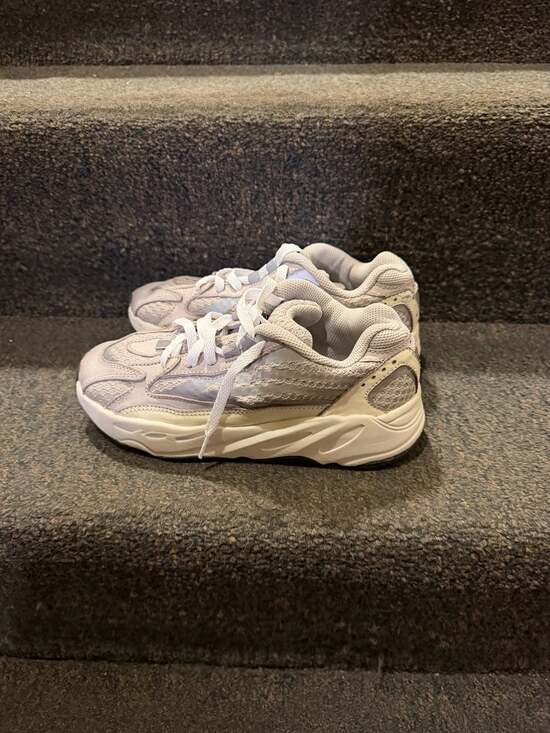 adidas Yeezy Boost 700 V2 Static Kids Grey Sneakers US 3